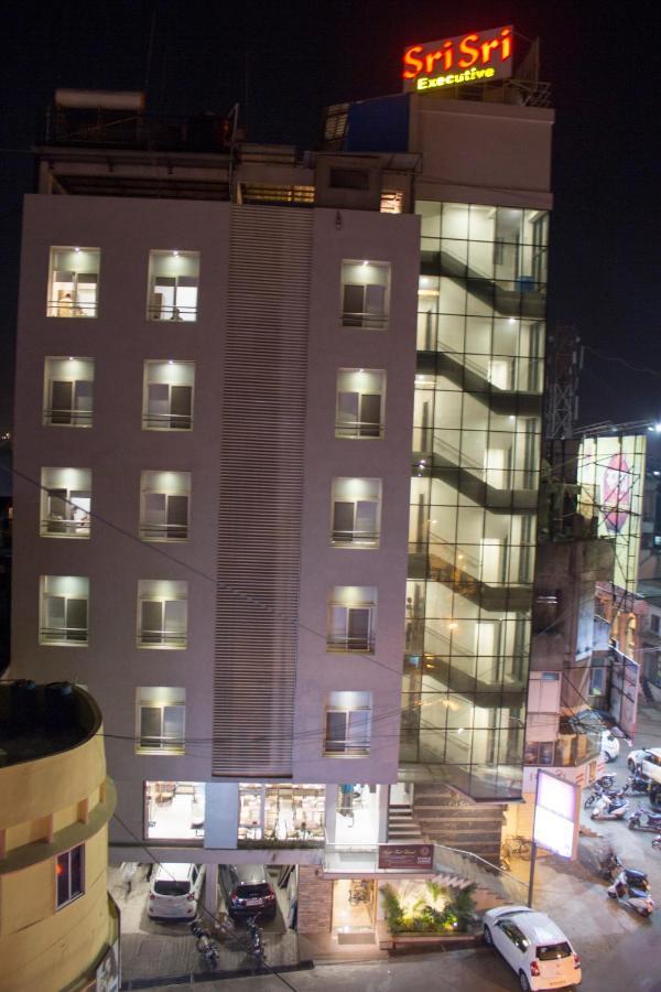 Hotel Sri Sri Executive, Kolhapur Exterior photo