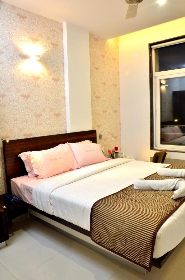 Hotel Sri Sri Executive, Kolhapur Exterior photo
