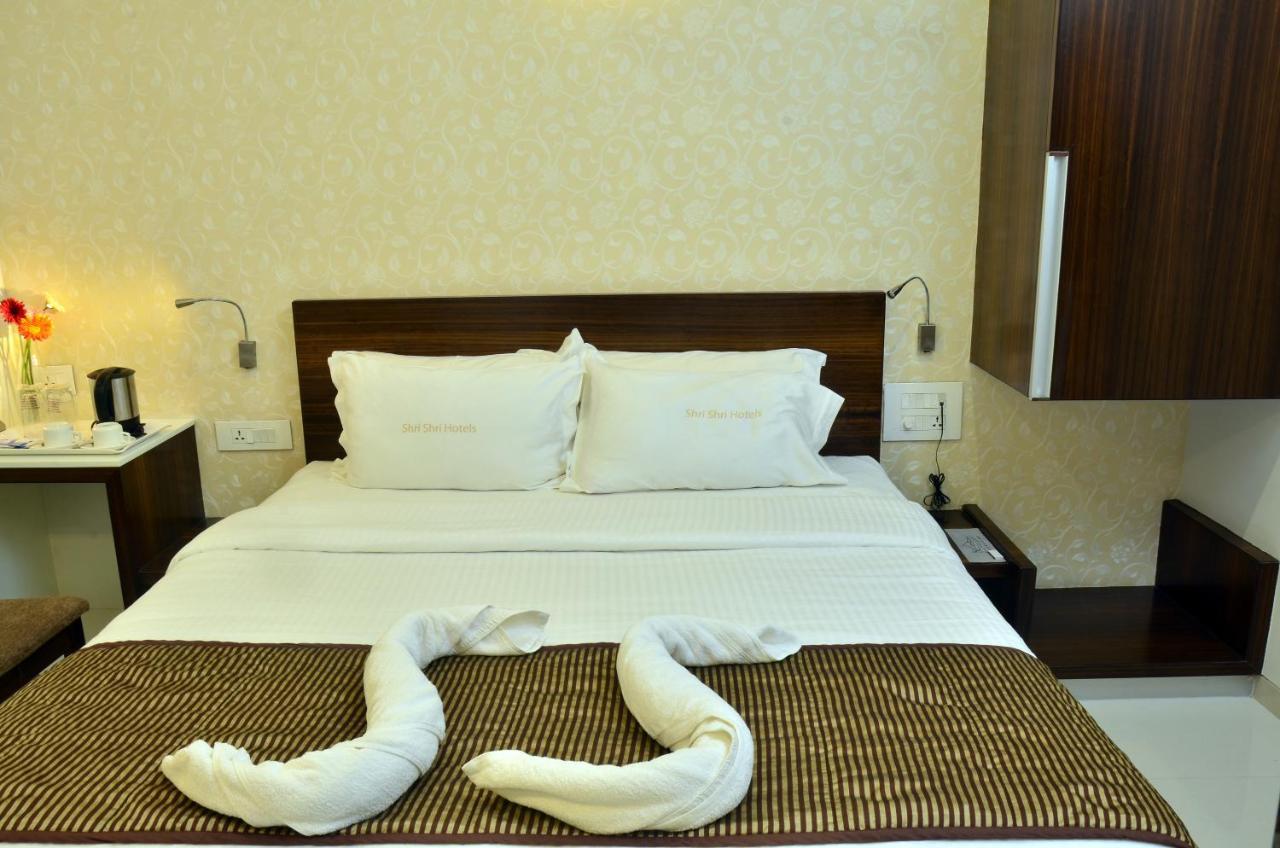 Hotel Sri Sri Executive, Kolhapur Exterior photo
