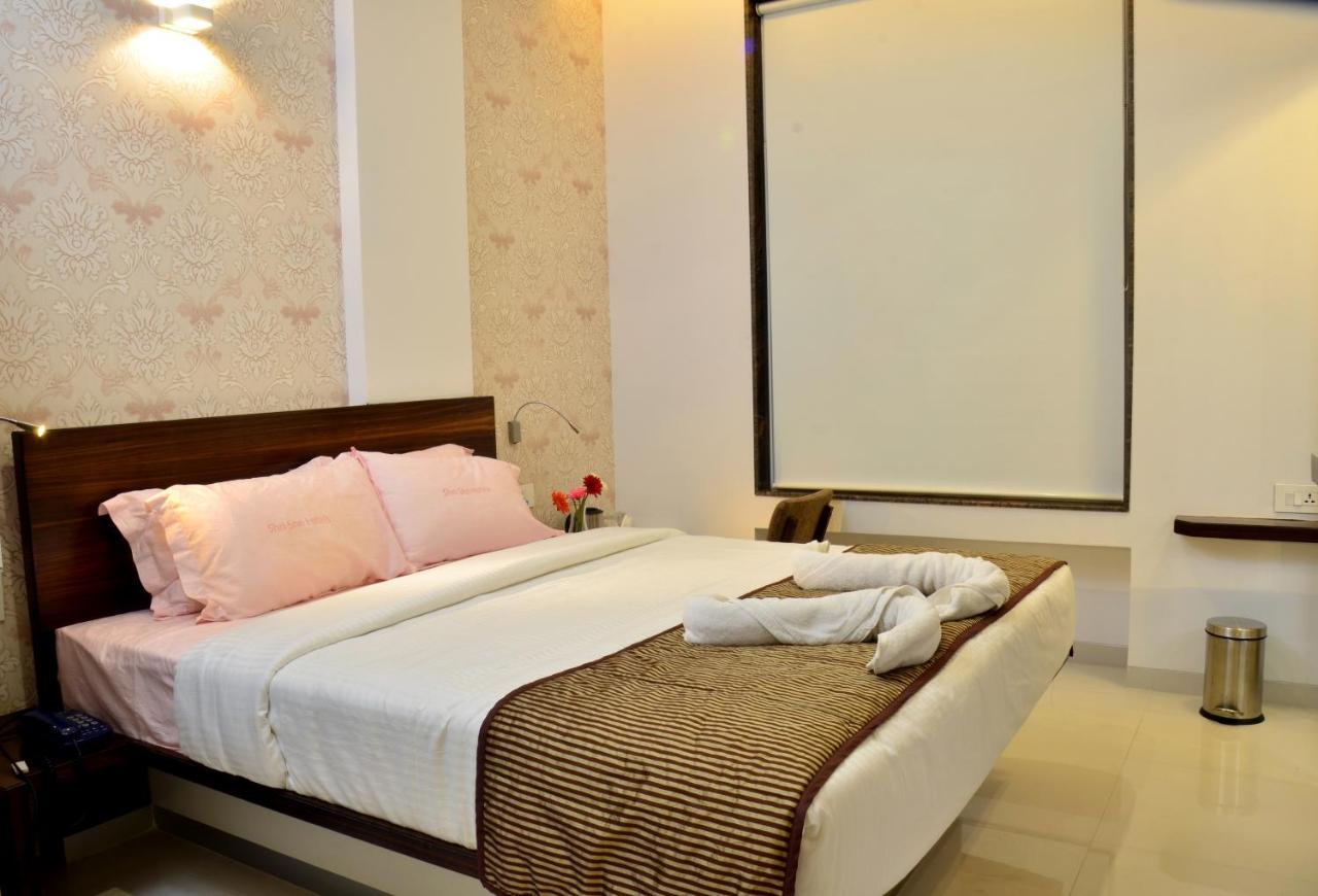 Hotel Sri Sri Executive, Kolhapur Exterior photo